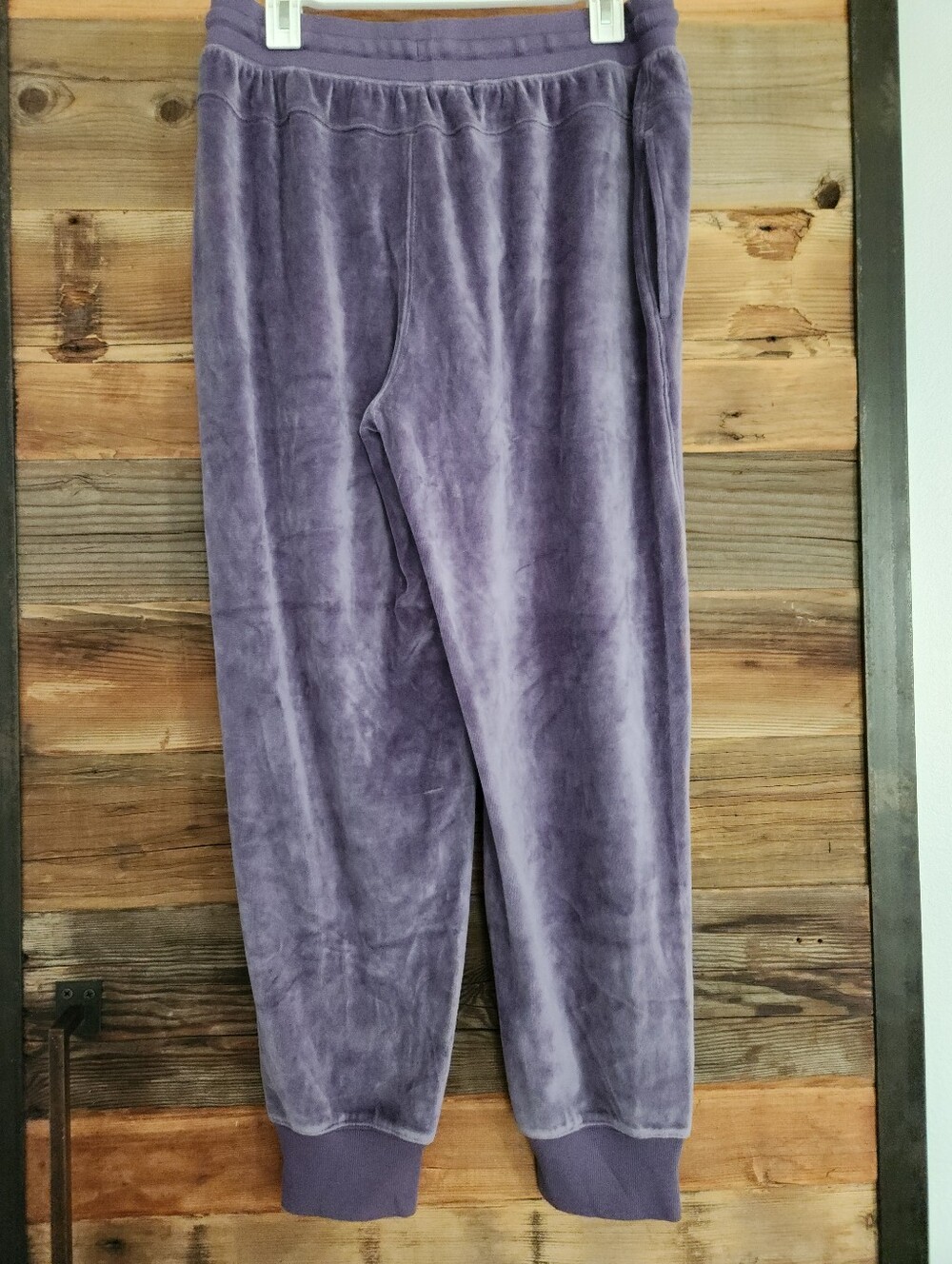 NWT FREE PEOPLE UNDEFEATED VELOUR SET!! SOLD OUT!! $198 RETAIL SIZE LARGE - Picture 9 of 10